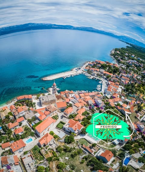 Nearby landmark, Restaurant/places to eat, Day, Property logo or sign, Neighbourhood, Natural landscape, Summer, Beach, Logo/Certificate/Sign, On site, Swimming pool, Location
