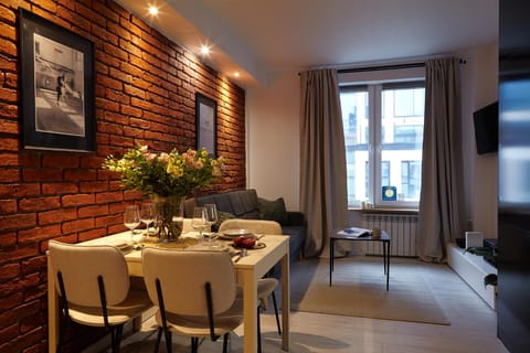 TV and multimedia, Living room, Dining area