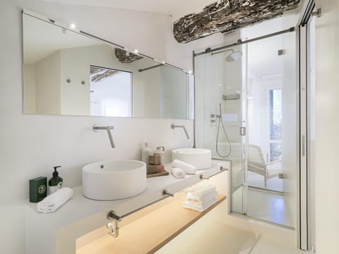 Dreamers Sea View - White and Green Apartment in Manarola