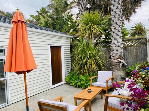 Takapuna Guest House Bed and Breakfast in Auckland