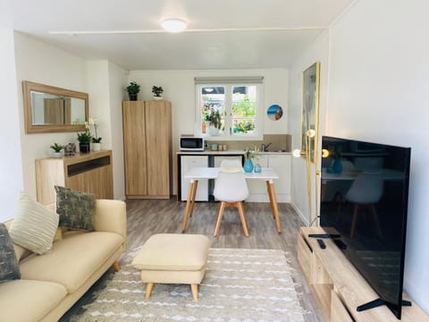 Takapuna Guest House Bed and Breakfast in Auckland