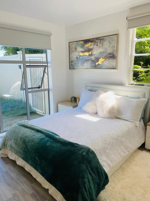 Takapuna Guest House Bed and Breakfast in Auckland