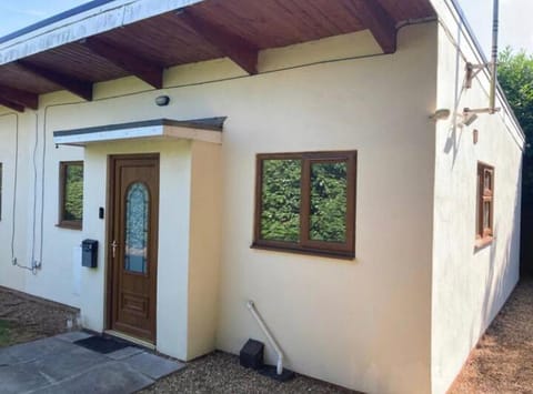 CV225AA 1 Bedroom-Near Rugby School-Ground Floor-WiFi-Self Check In Apartment in Rugby