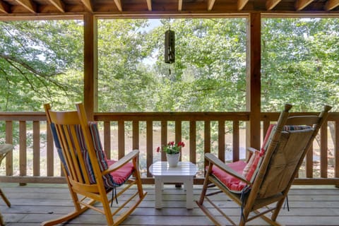 3 Mi to Natl Park Townsend Apt on Little River! Apartment in Townsend