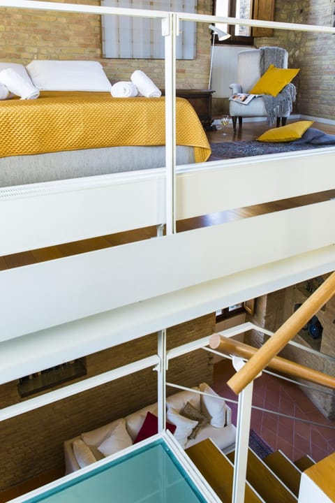 Zafferano Rooftop Terrace Tower House Apartment in San Gimignano