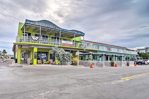 Unit 3 Blocks Gulf to Beaches Historical Museum! Apartment in Pass-a-Grille