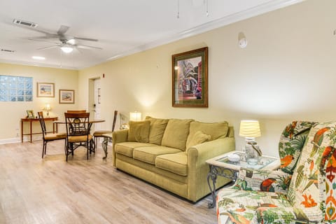 Unit 3 Blocks Gulf to Beaches Historical Museum! Apartment in Pass-a-Grille