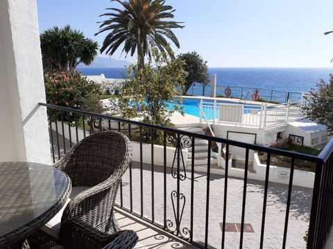 Balcony/Terrace, Swimming pool