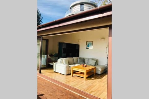 Great couples accommodation with beautiful sea view Apartment in Lyme Regis