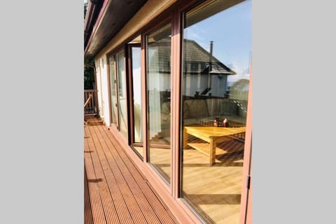 Great couples accommodation with beautiful sea view Apartment in Lyme Regis