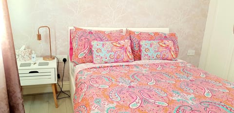 Stunning Room with Large Private Bathroom Vacation rental in Derby