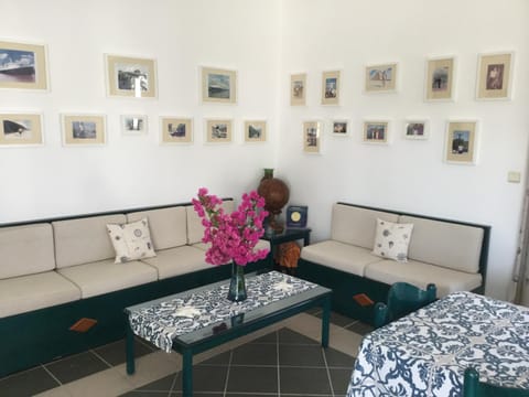 Papoulias Rooms Apartment in Islands