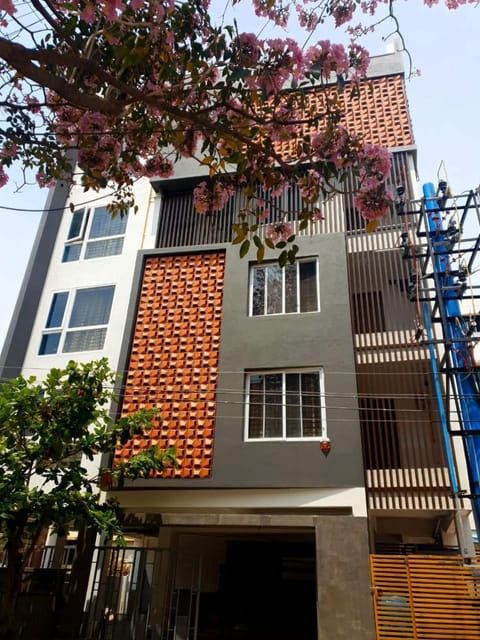 Property building, Facade/entrance