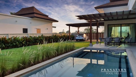 Property building, Balcony/Terrace, Swimming pool