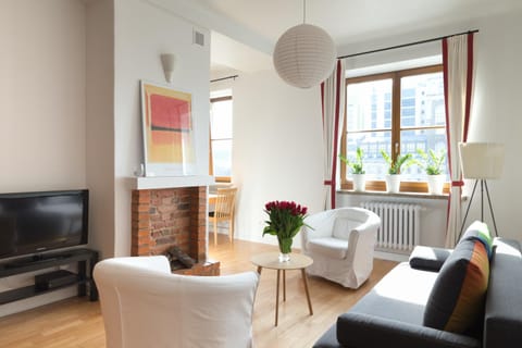 Bed, Living room, Photo of the whole room, Seating area