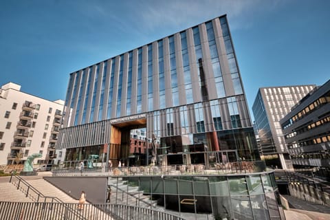 Property building, Restaurant/places to eat