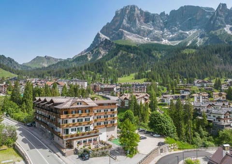 Property building, Spring, Natural landscape, Bird's eye view, Summer, Mountain view