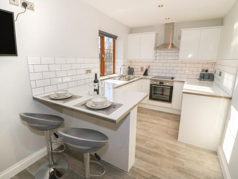 Afon Rhos Bach House in Wales