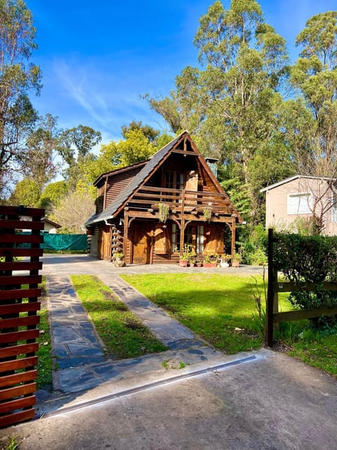 Property building, Day, Garden, Garden view