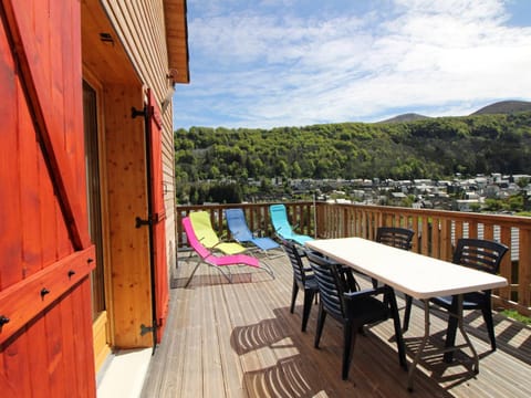 Chalet 4* avec Terrasse Panoramique, WiFi et Parking, 8 Pers. - FR-1-608-15 Chalet in Auvergne-Rhône-Alpes