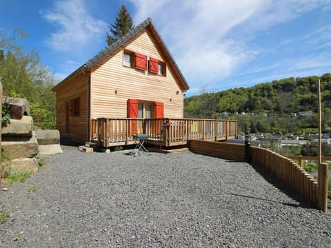 Chalet 4* avec Terrasse Panoramique, WiFi et Parking, 8 Pers. - FR-1-608-15 Chalet in Auvergne-Rhône-Alpes