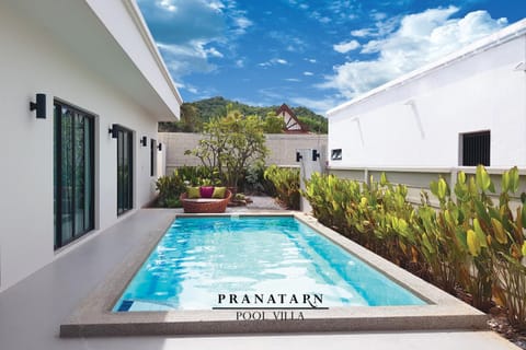 Property building, Swimming pool, Swimming pool