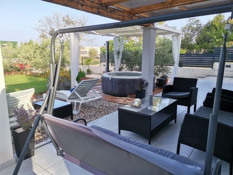 Patio, Day, View (from property/room), Balcony/Terrace, Seating area, Garden view