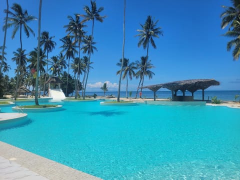Swimming pool, Swimming pool