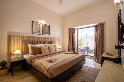 Bed, TV and multimedia, Bedroom, air conditioner