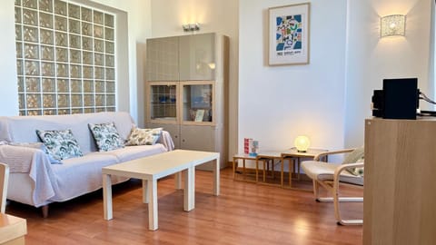 Communal lounge/ TV room, Living room