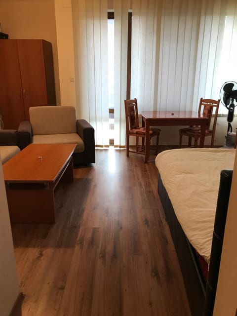 Living room, Photo of the whole room, Seating area, Dining area