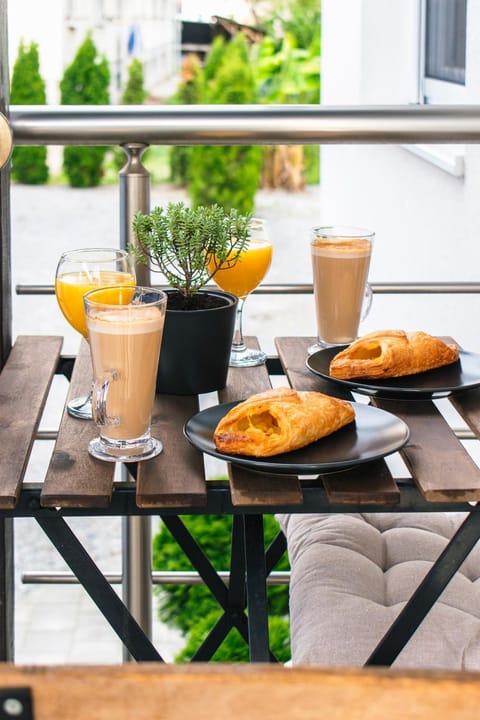 View (from property/room), Balcony/Terrace, Food and drinks, Food, Drinks