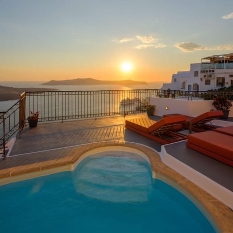 Property building, Patio, Natural landscape, View (from property/room), Balcony/Terrace, Pool view, Sea view, Swimming pool, Sunset, sunbed