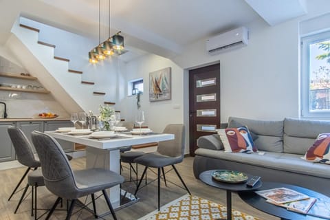 Kitchen or kitchenette, Living room, Dining area