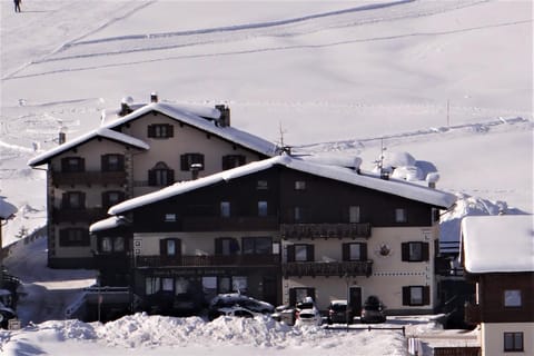Property building, Winter