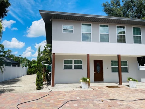 Sarasota Paradise Heated Pool Home Near IMG & Siesta Key Beach House in Sarasota