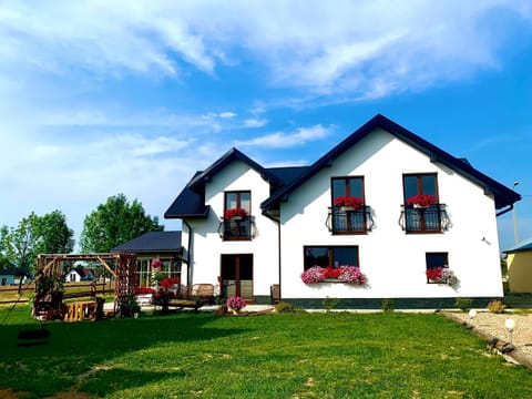 Property building, BBQ facilities, Garden
