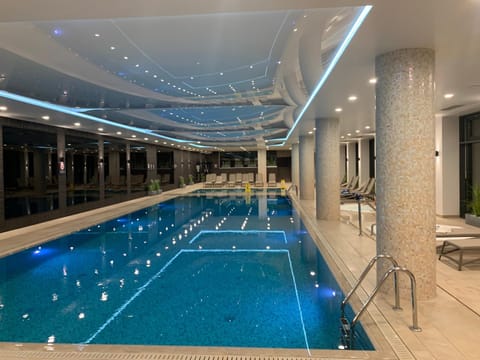 Pool view, Swimming pool, sunbed