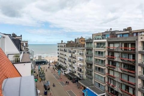 penthouse saint idesbald Apartment in De Panne