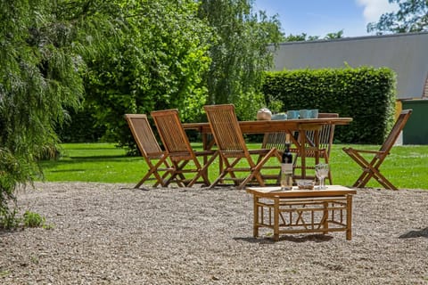 Patio, Garden, Dining area, Garden view