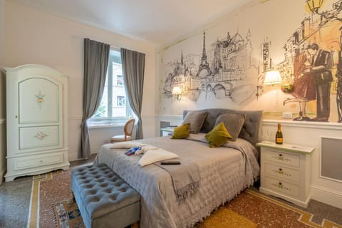Bed, Photo of the whole room