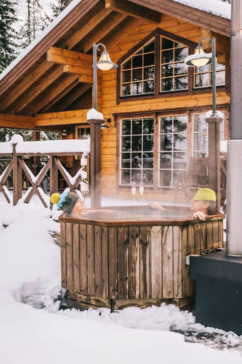 Winter, Hot Tub