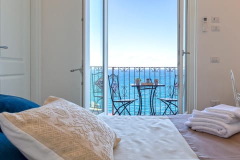 View (from property/room), Balcony/Terrace, Bedroom, Sea view