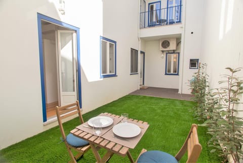 Patio, Garden, Dining area