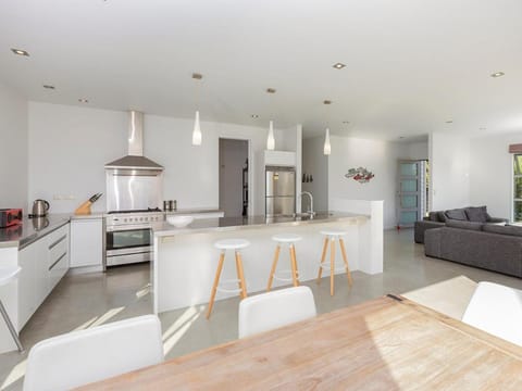 Paradise Haven - Omaha Holiday Home House in Auckland Region