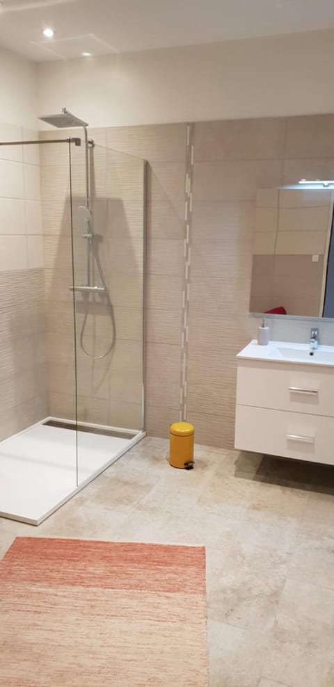 Mas Tareau l Authentique House in Arles