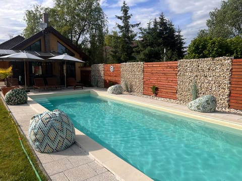Garden, Pool view, sunbed