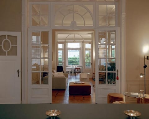 Lounge or bar, Seating area