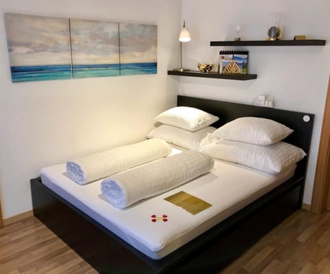 Staff, Bed, Photo of the whole room, Bedroom