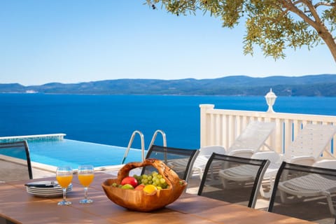 Dining area, Pool view, Sea view, Swimming pool